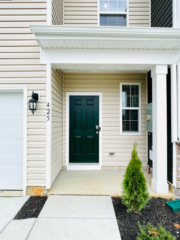 425 Tevis St - Photo 4 of 24