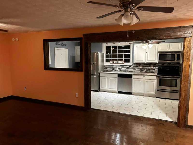 600 Goldbutton St - Photo 2 of 13