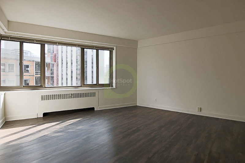 41 E Banks St - Photo 3 of 12