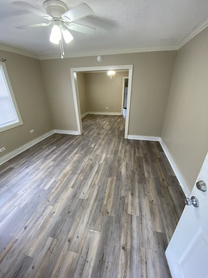 422 W Port St #NA - Photo 3 of 11