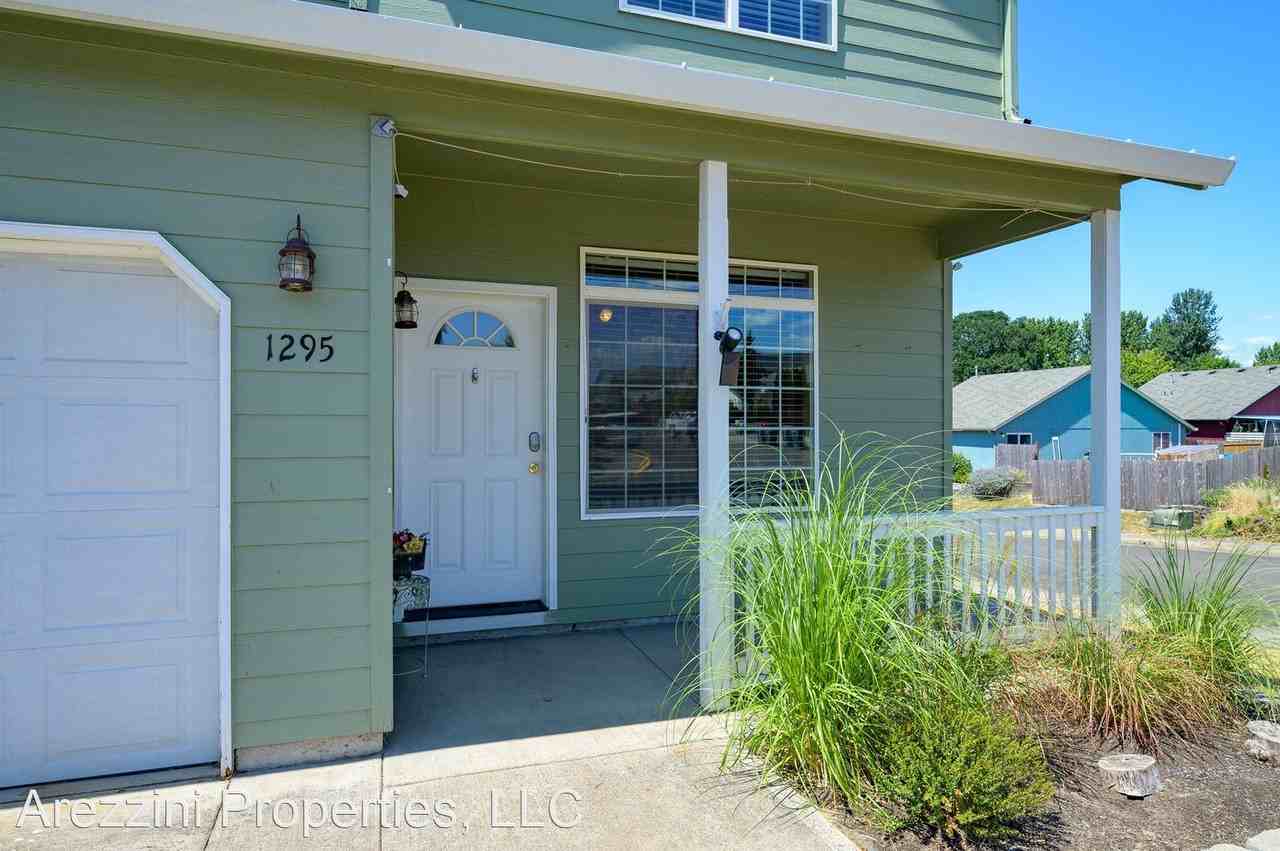 1295 Crystal Ln - Photo 2 of 29