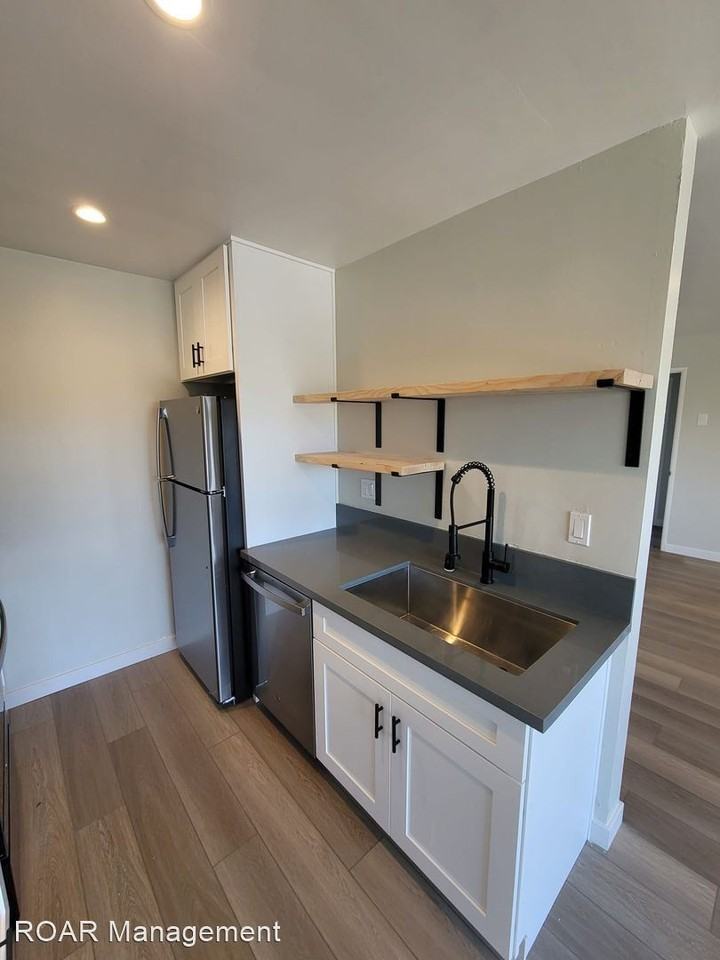 2120 Mission Avenue - Photo 3 of 16