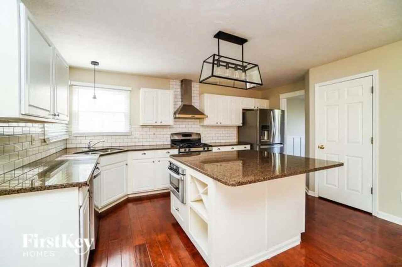 1853 Deer Crossing Dr - Photo 3 of 11