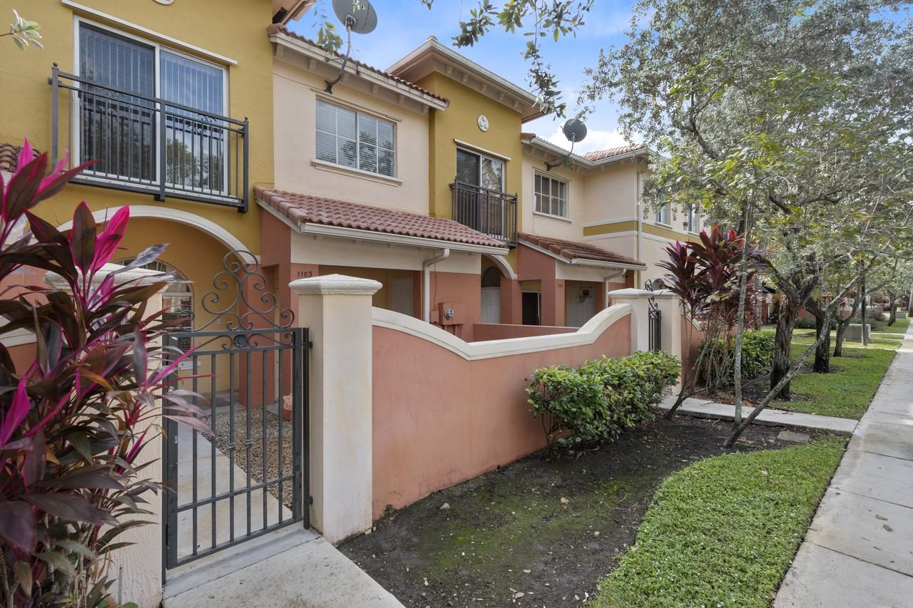 1103 North Santa Catalina Circle #1103 - Photo 2 of 20