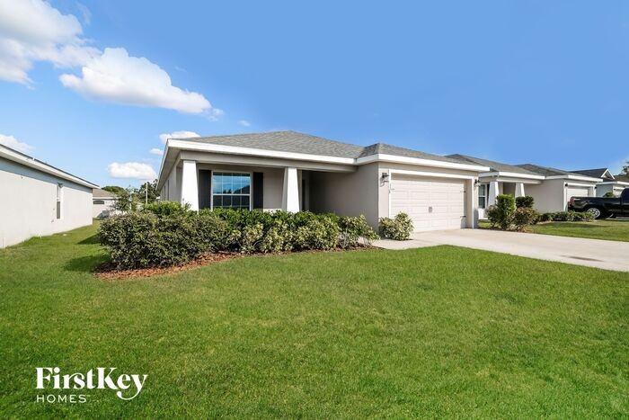 328 St Georges Cir - Photo 2 of 15