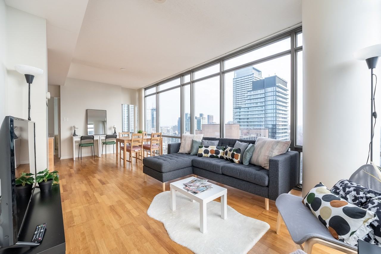 38 Grenville Street #3207