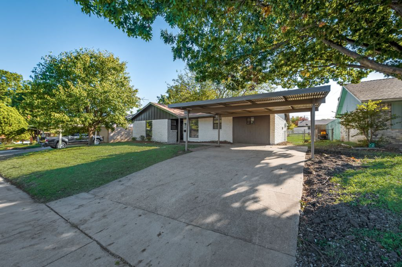 2626 Bobwhite Blvd - Photo 3 of 17