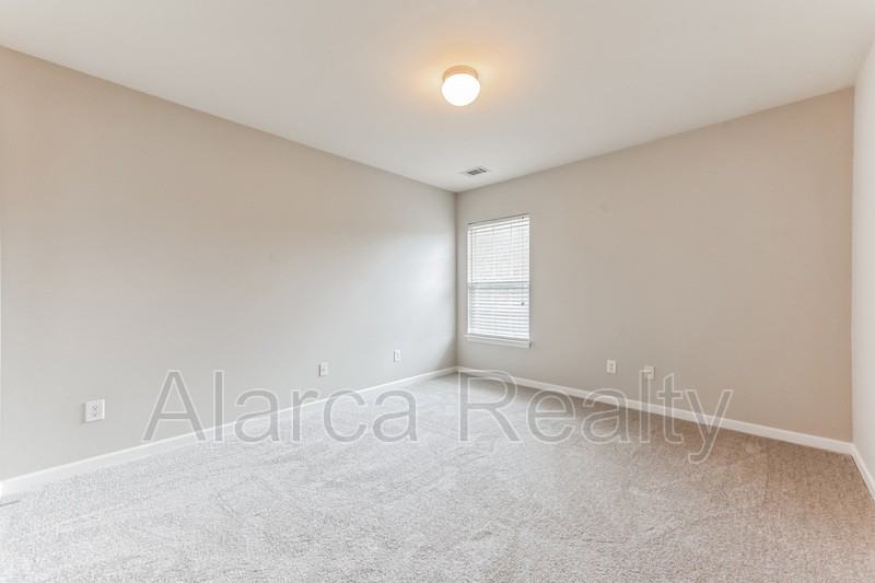 6516 Hermsley Rd - Photo 7 of 24