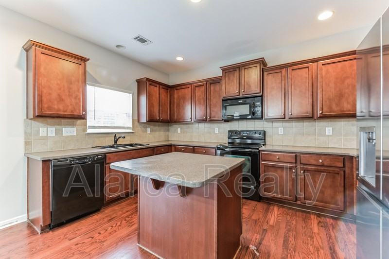 6516 Hermsley Rd - Photo 5 of 24