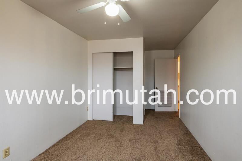 525 E St - Photo 4 of 15