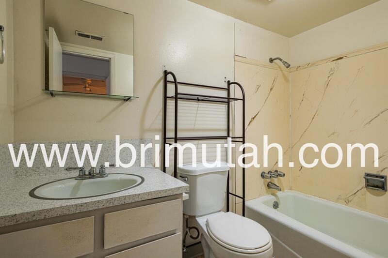 525 E St - Photo 6 of 15