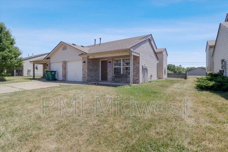 1061 Wild Ivy Trl - Photo 2 of 26