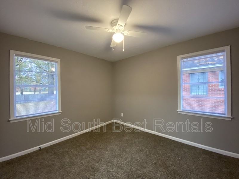 3076 Beauchamp Dr - Photo 5 of 8