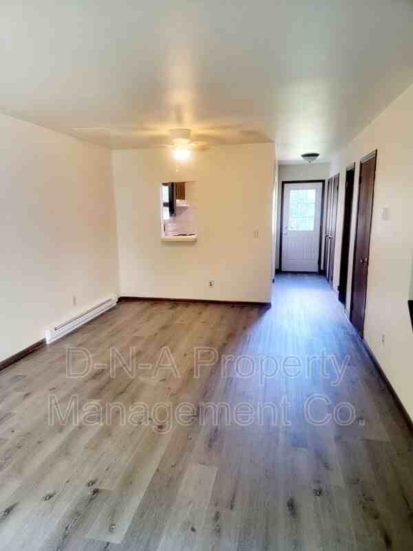 624 Rolling Pines Dr #103 - Photo 3 of 8