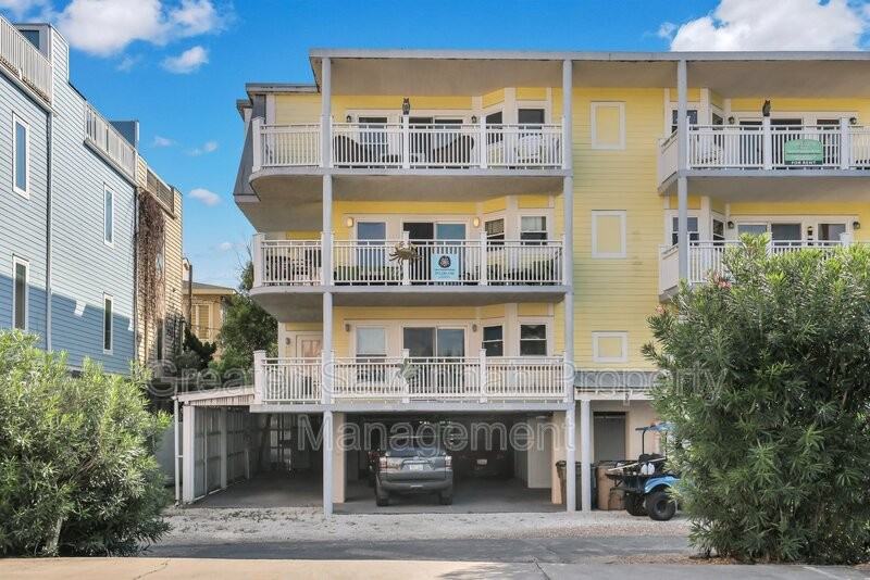 3 17th Pl #201 - Photo 2 of 45