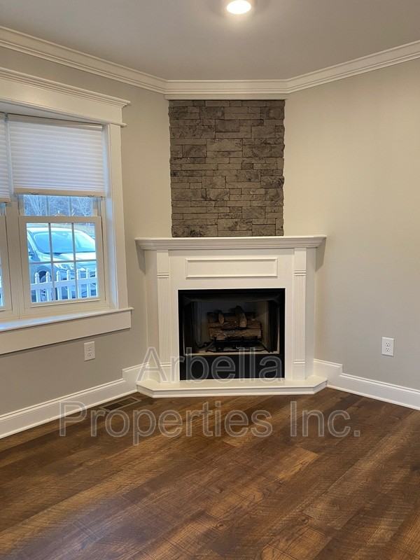 190 Mary St - Photo 2 of 27
