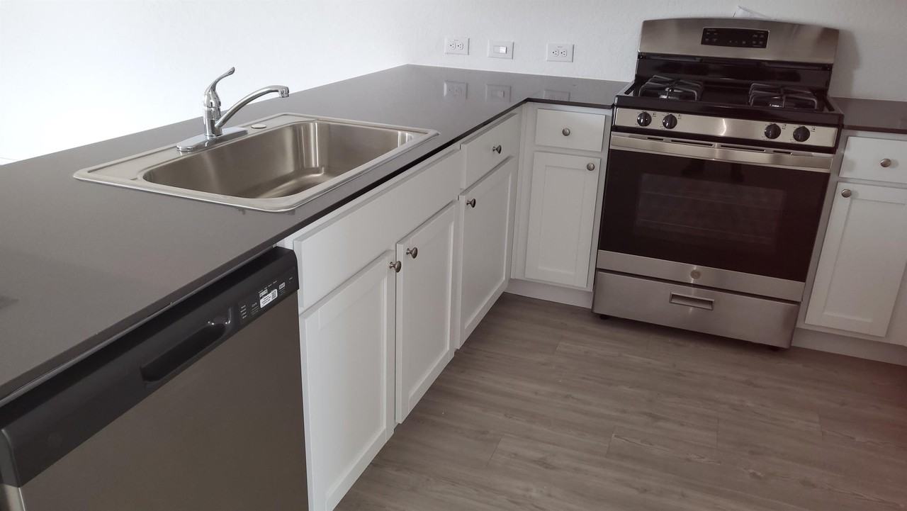 5911 Coahulia Rdg #1 - Photo 4 of 41