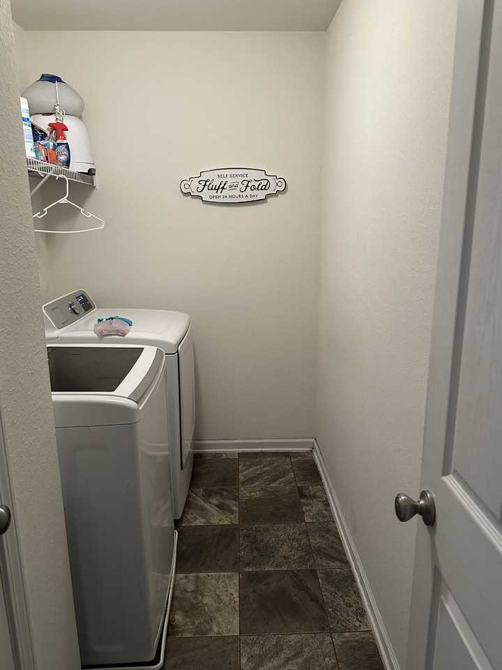 267 Alexander Pointe Dr #NA - Photo 3 of 8