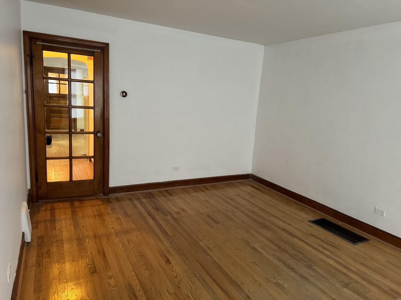 5543 S Richmond St #NA - Photo 3 of 10