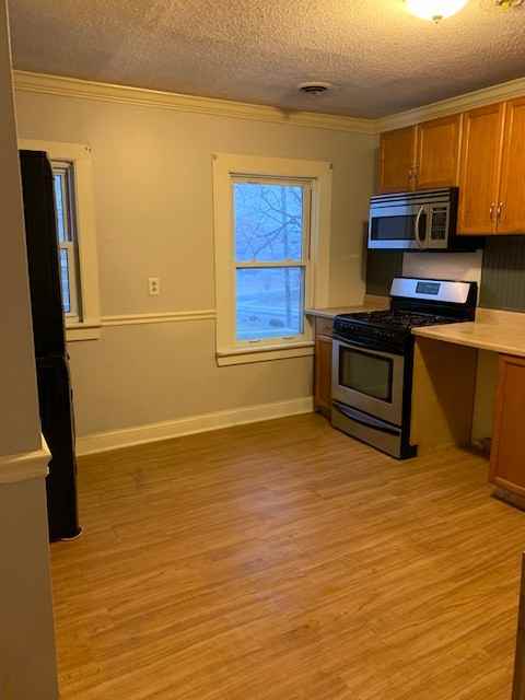 114 Meriden Ave #1stFL - Photo 2 of 17