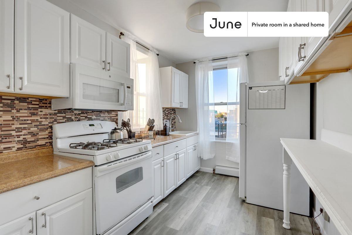 13 Charlotte St #A - Photo 6 of 13