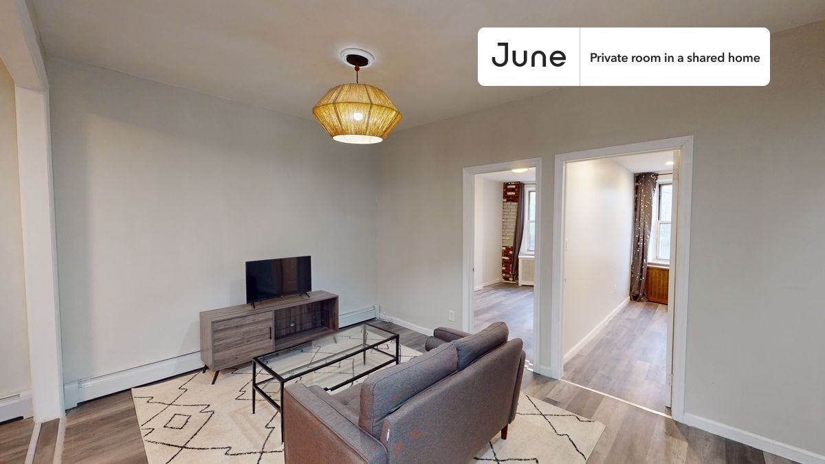 13 Charlotte St #B - Photo 6 of 11