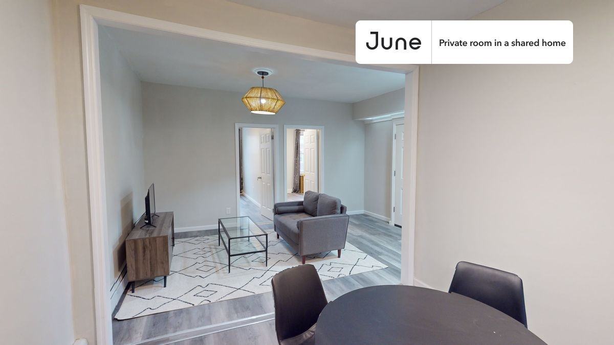 13 Charlotte St #B - Photo 7 of 11