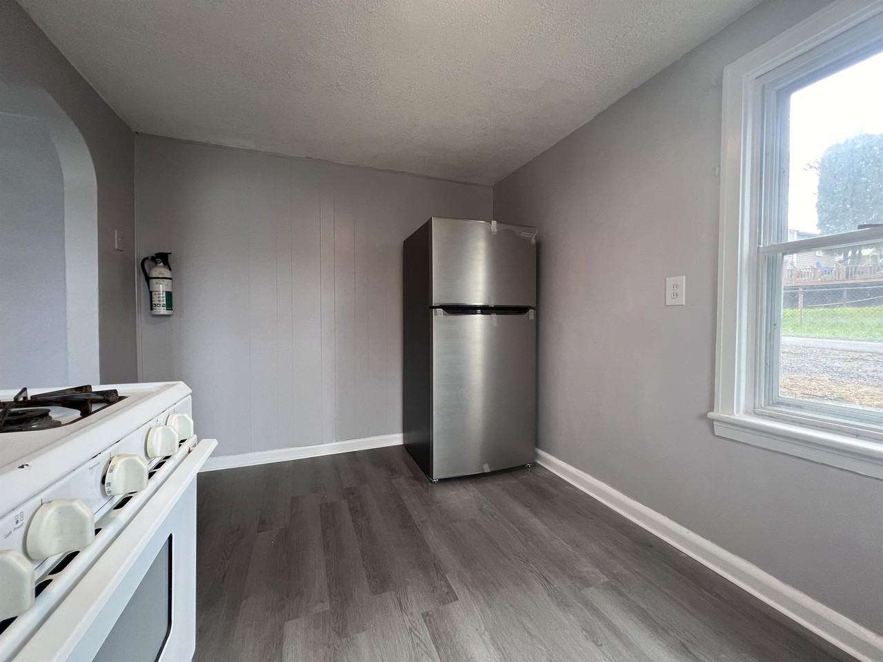 101 Lough St #2 - Photo 5 of 9