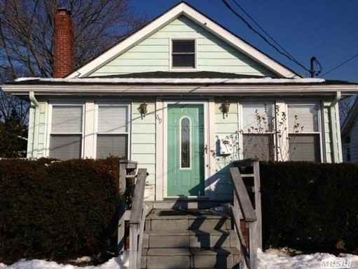 69 Case Ave - Photo 2 of 8