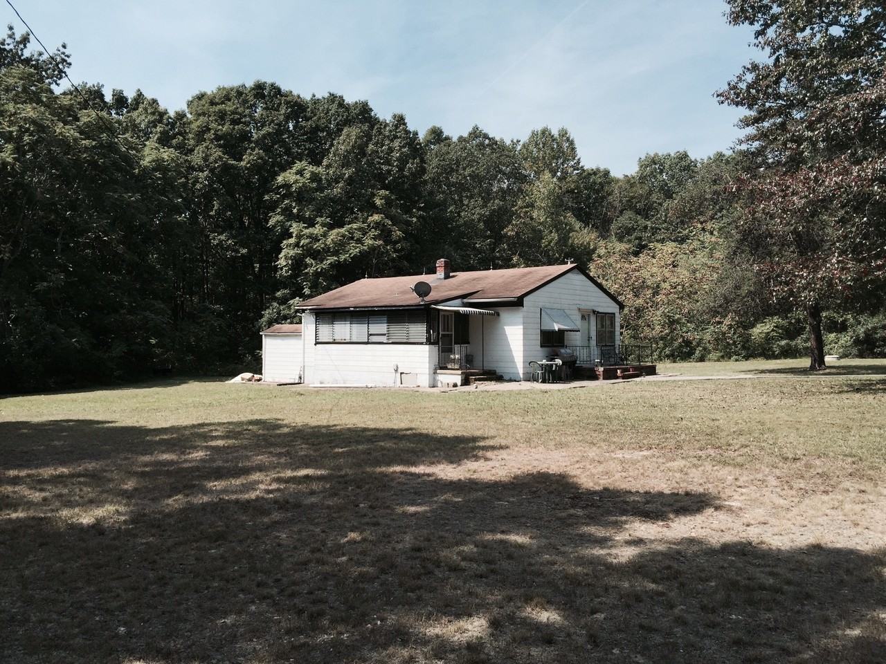 1846 Mallory Rd - Photo 3 of 15