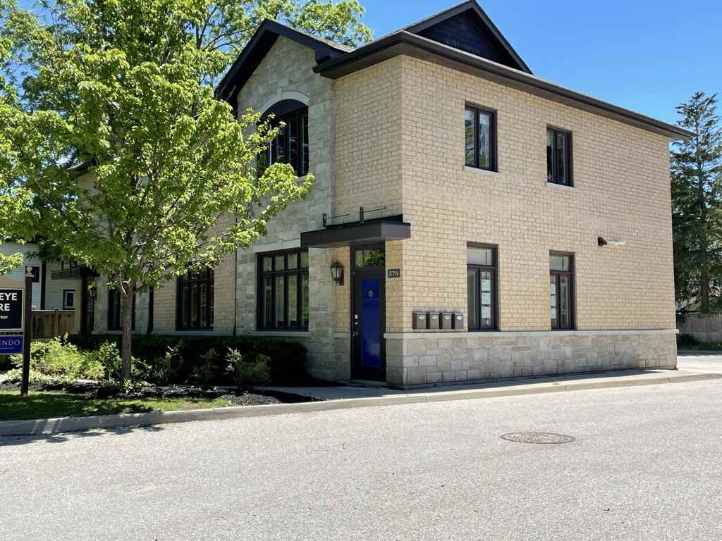 376 Eagle Street - Photo 2 of 11