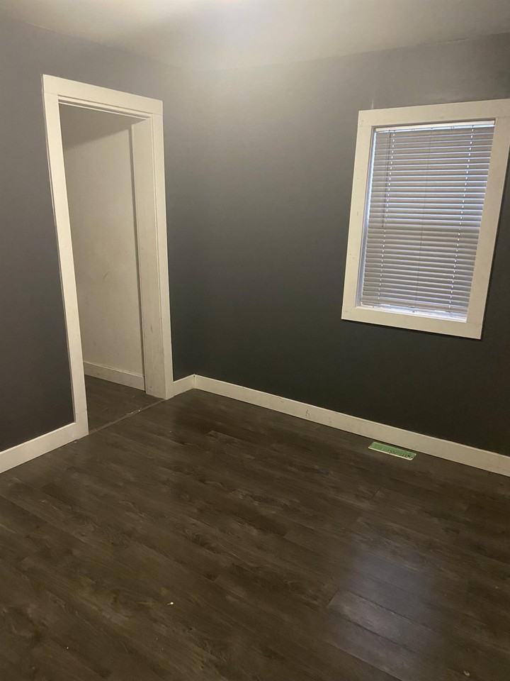106 Avenue M S #1 - Photo 5 of 11