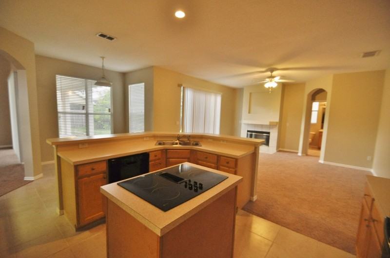 1835 Thoroughbred Dr - Photo 2 of 11