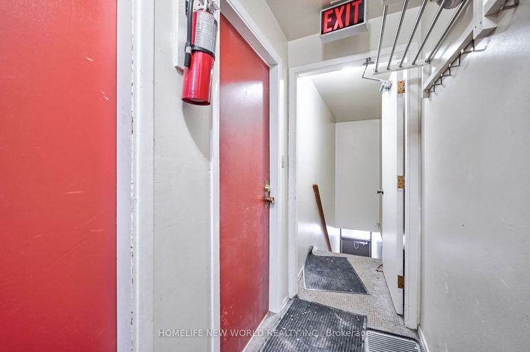 133 Jefferson Ave - Photo 3 of 30