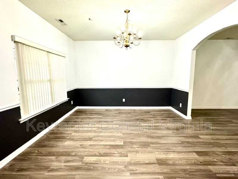 914 Sparrow Ct - Photo 3 of 12