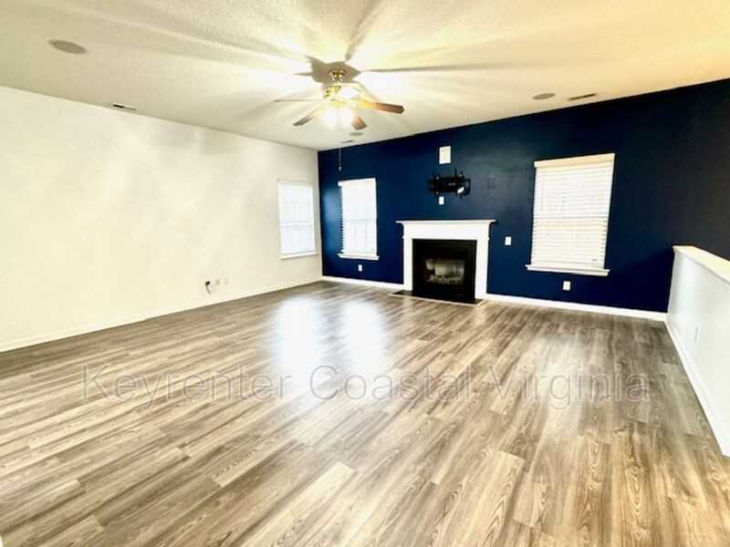 914 Sparrow Ct - Photo 4 of 12