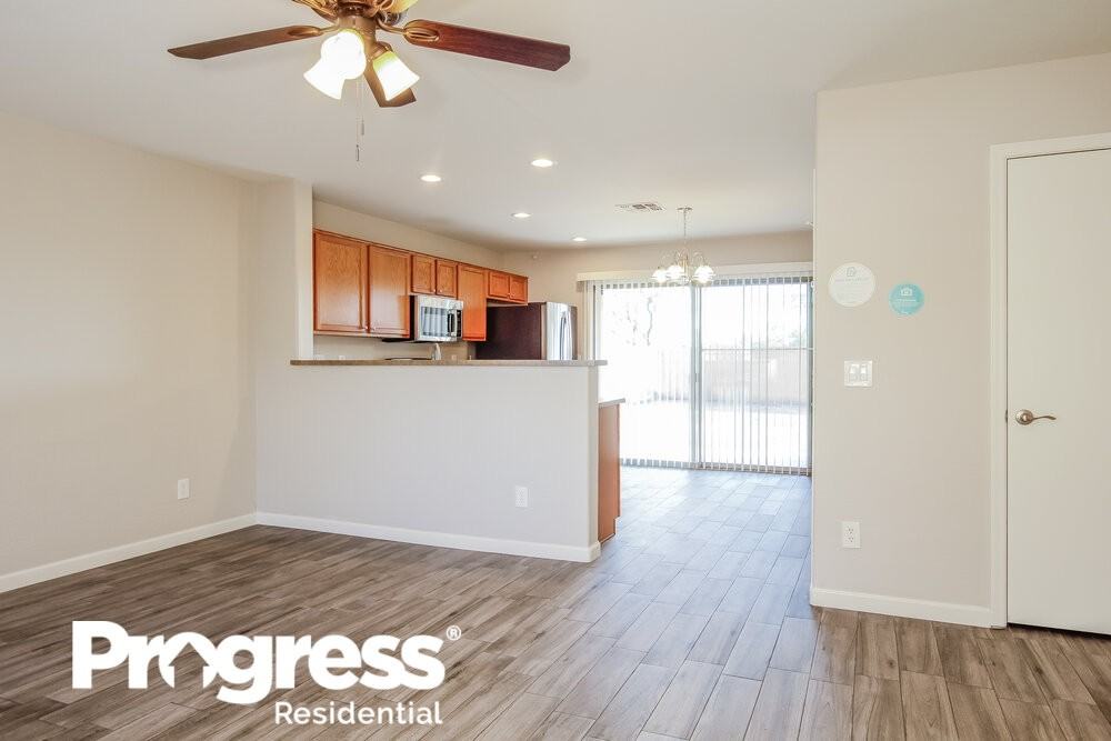 7121 S 251st Dr - Photo 3 of 16