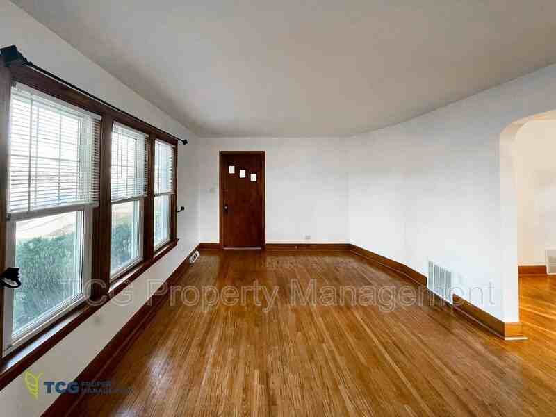1010 Joliet St - Photo 3 of 15