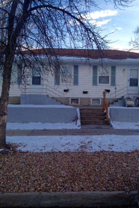 714 17th St - Photo 2 of 20