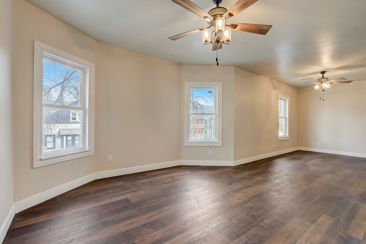 3405 W Auer Ave #B - Photo 2 of 17
