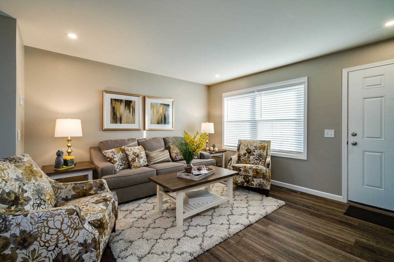 513 S Blackhoof St #2 - Photo 3 of 28