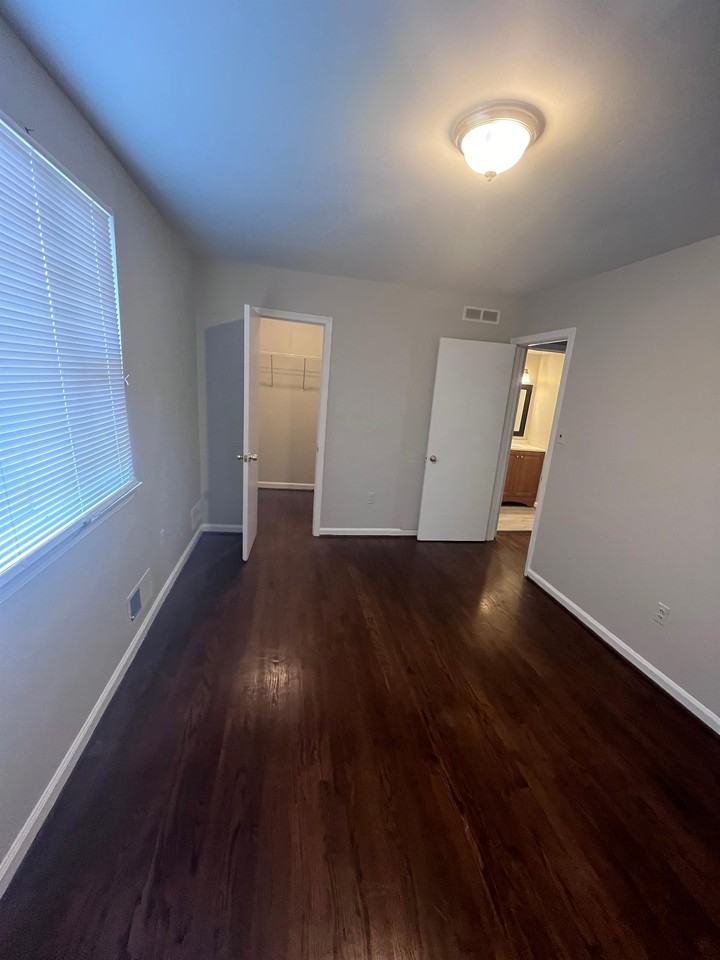 1761 Addison Rd S - Photo 2 of 28