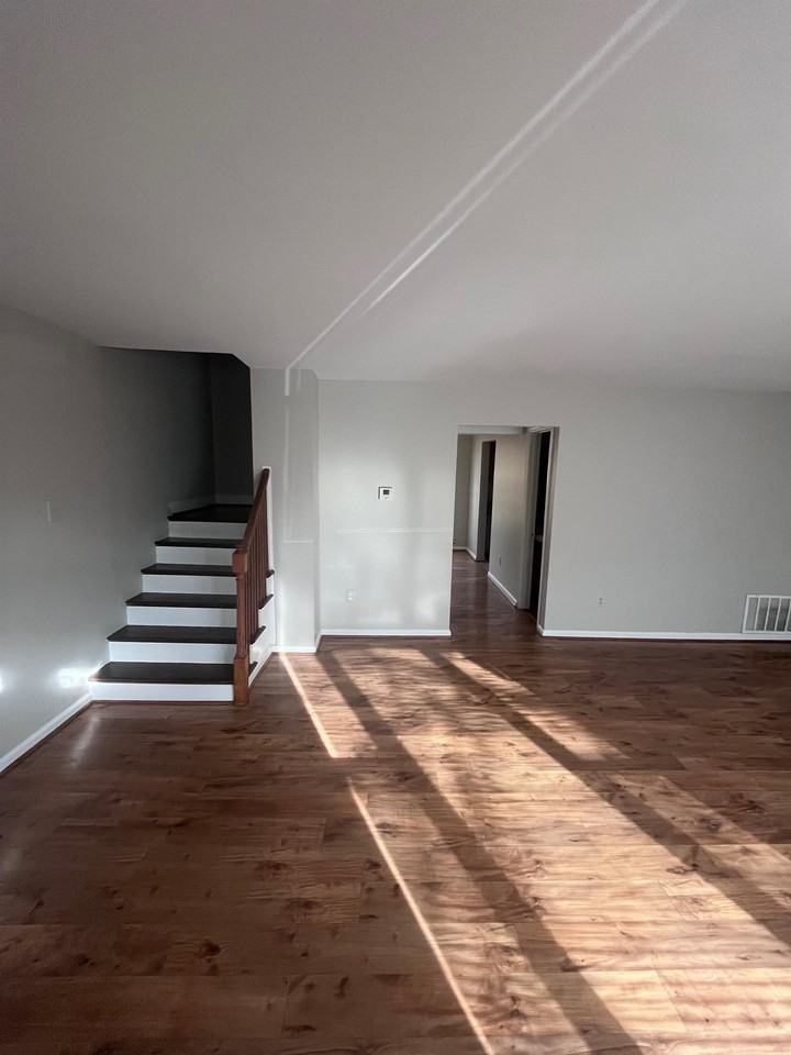 1761 Addison Rd S - Photo 5 of 28