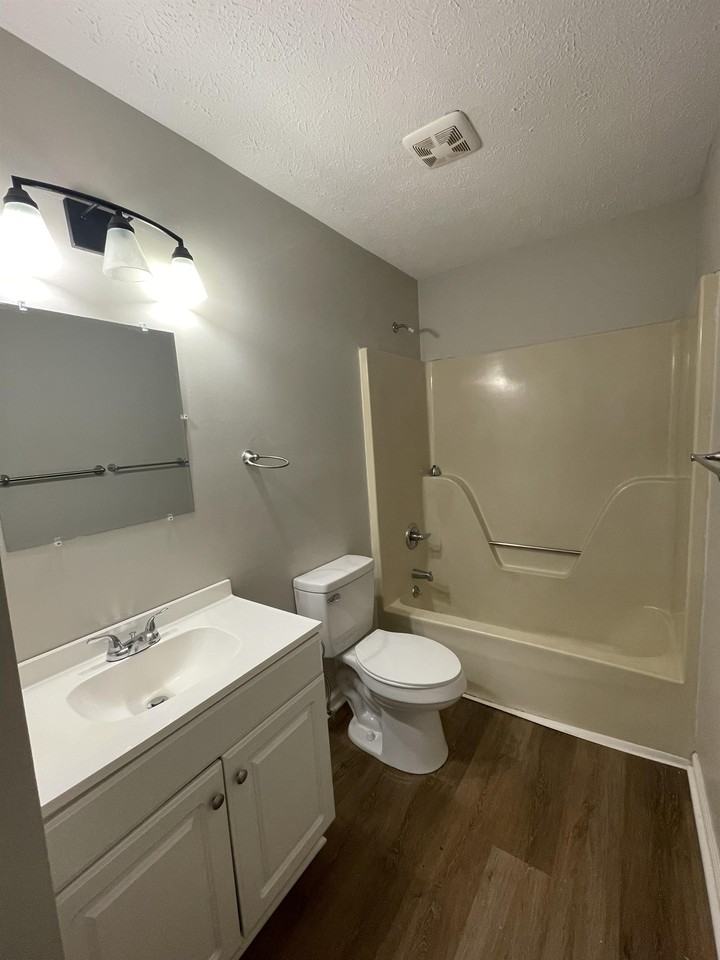 133 Eastvail Dr #133 - Photo 7 of 10