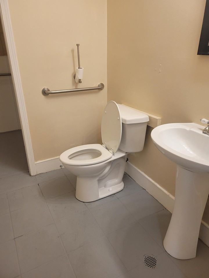 500 E Washington St #1 - Photo 5 of 26