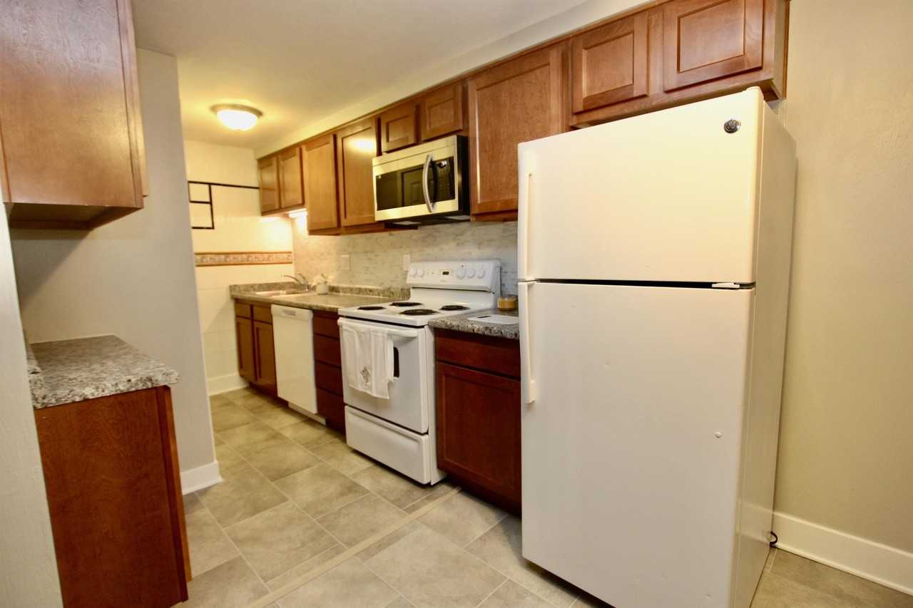 209 Oak Manor Pl #209 - Photo 3 of 11