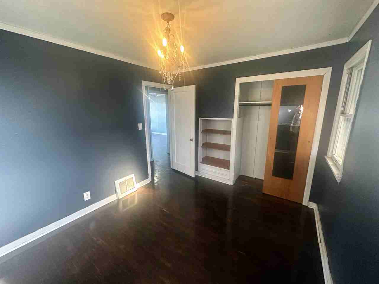 1104 5th St #1 - Photo 6 of 12