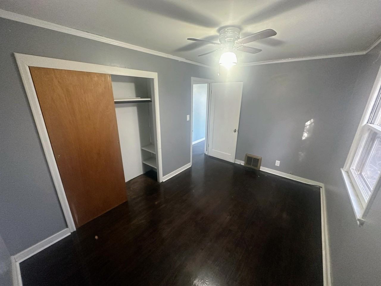 1104 5th St #1 - Photo 2 of 12