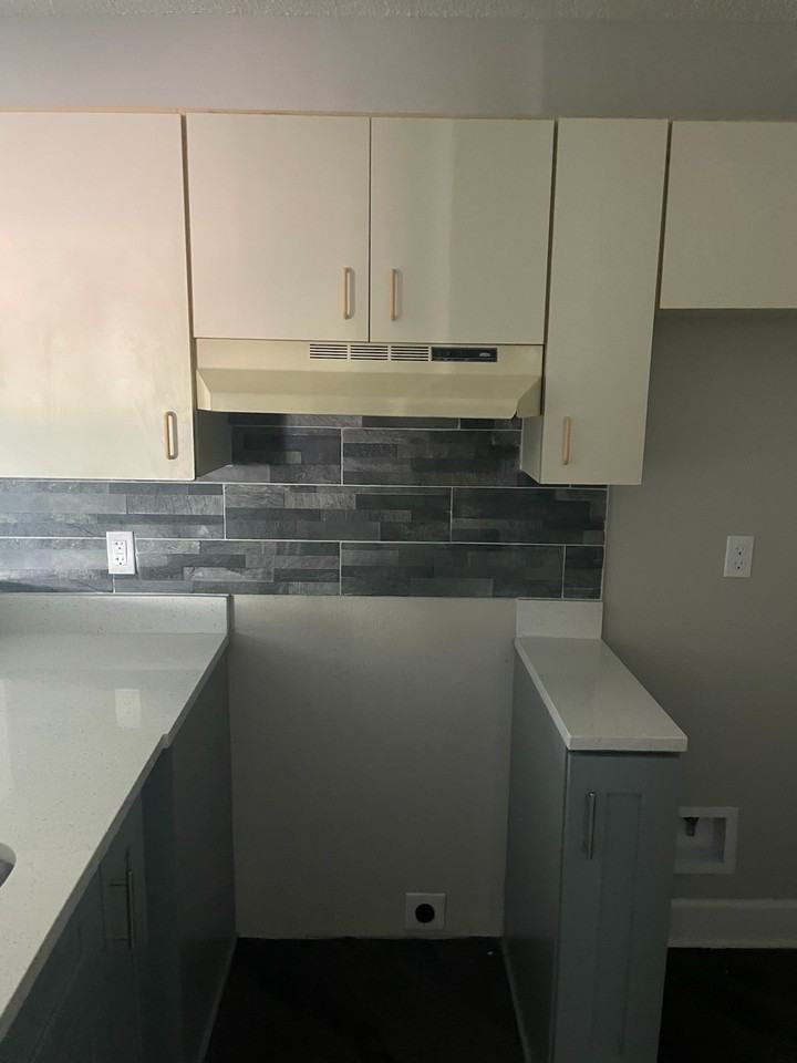 2544 Woodgate Blvd #1 - Photo 4 of 10