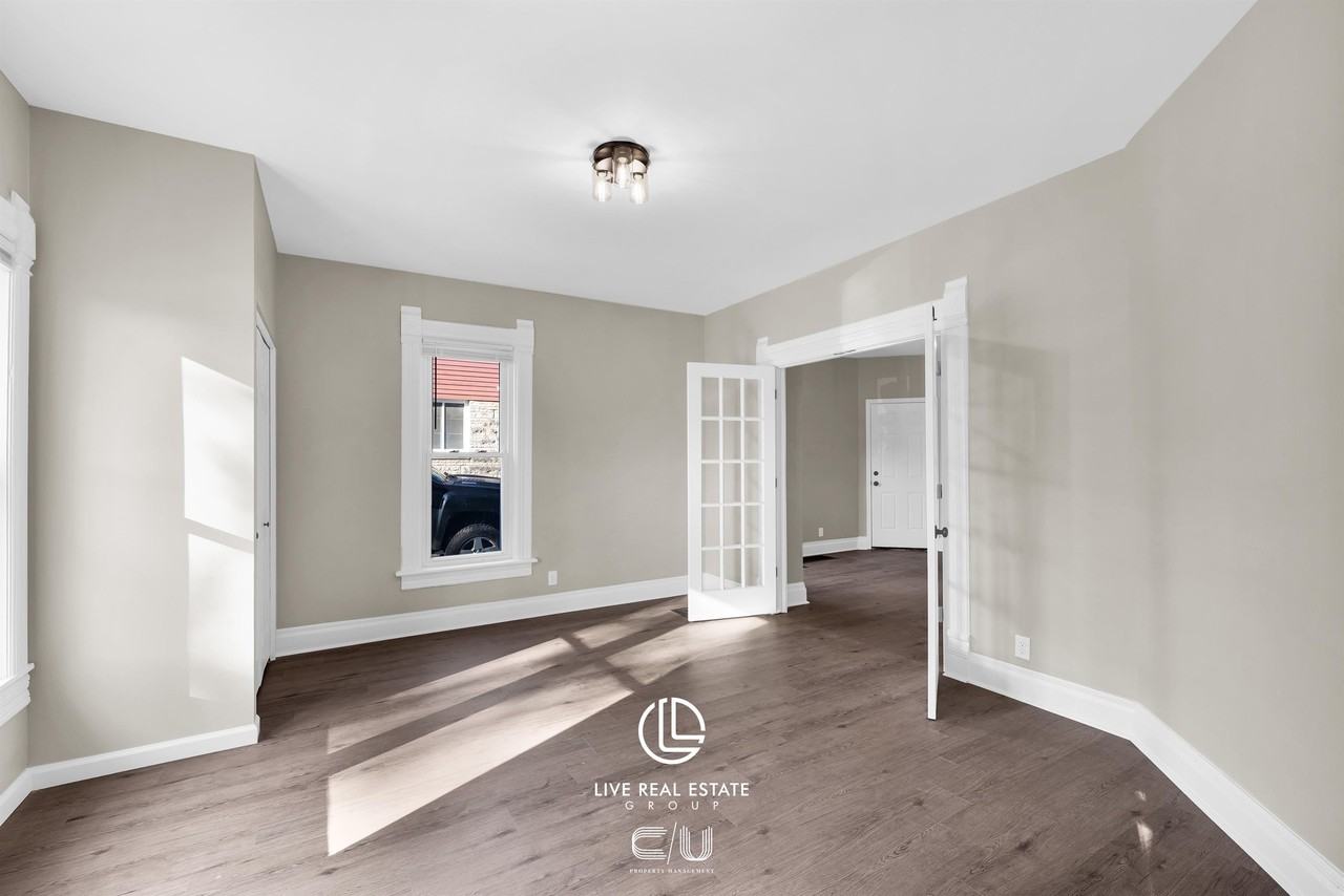 806 W Hill St #1 - Photo 3 of 11
